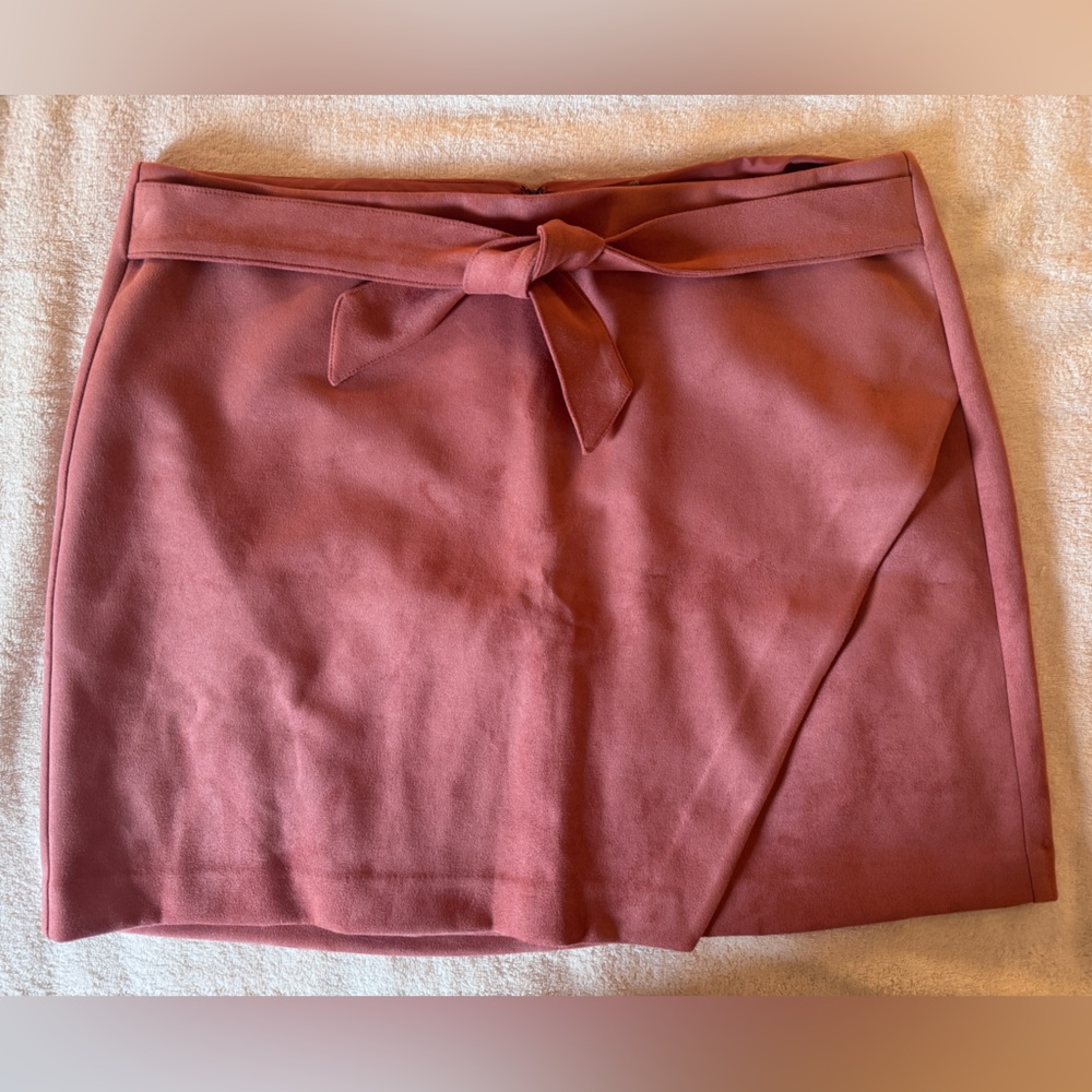 LOFT Plus Rose Skirt - Size 16
